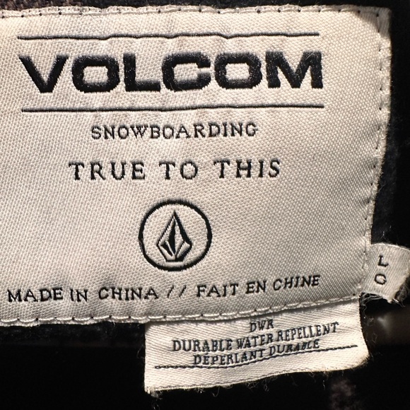 Volcom Snowboarding Jacket - Picture 1 of 11